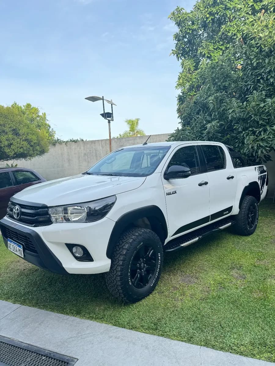 Toyota Hilux Pick-Up 2.8 Cd Srv 177cv 4x4 At