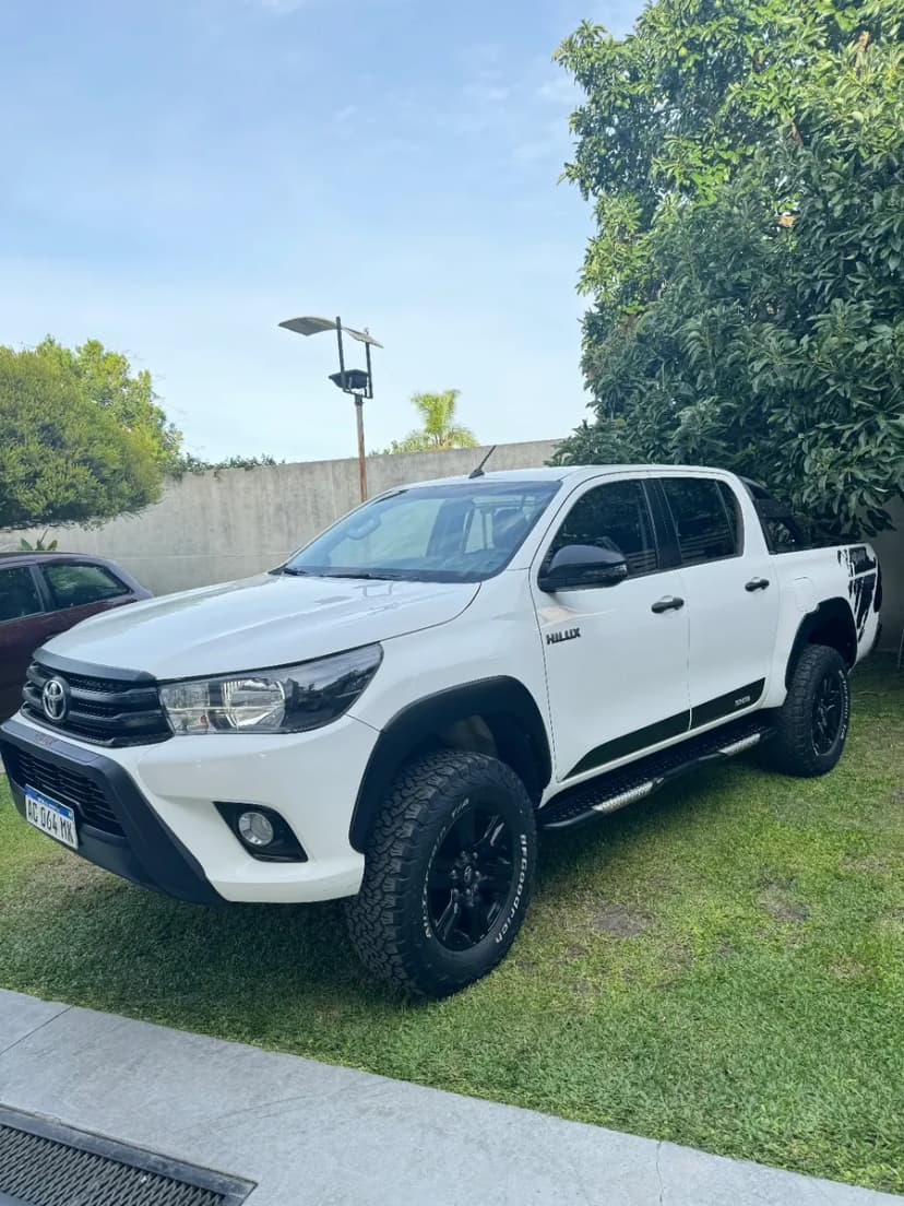 Toyota Hilux Pick-Up 2.8 Cd Limited 177cv 4x4 At